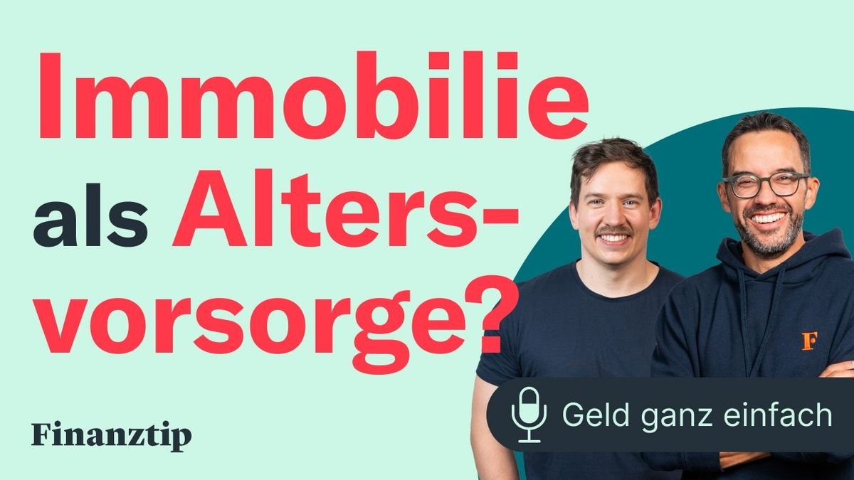 Miniaturansicht des Videos „Immo als Altersvorsorge: So geht‘s | Geld ganz einfach“ vom Kanal Finanztip, zeigt eine lächelnde Person vor einem Hintergrund mit Häusern und einem großen Euro-Zeichen.