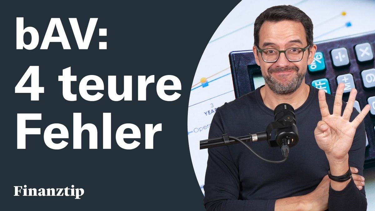 Vorschaubild des Videos "Lohnt sich Deine bAV wirklich? 4 teure Fehler, die Du vermeiden solltest" vom Kanal Finanztip. Eine Person hält nachdenklich einen Stift in der Hand, im Hintergrund sind Symbole für Geld und Diagramme zu sehen.